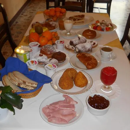 Antico Palazzo B&B 지아르디니낙소스