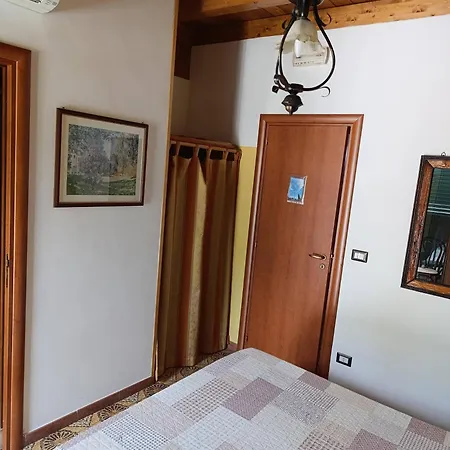 Antico Palazzo B&B 지아르디니낙소스